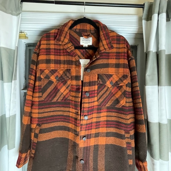 Ashley International Shacket with great detail and warm and cozy New Size M - Picture 8 of 14